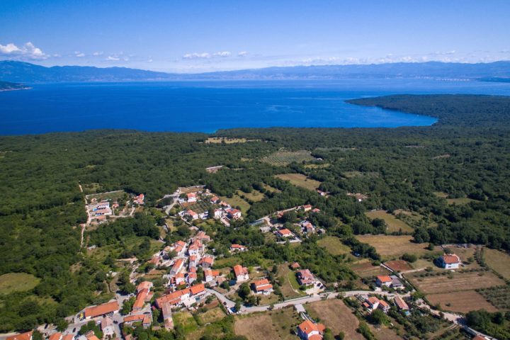 Land for sale 753 m² – Krk