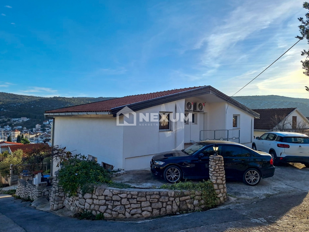 Maison À vendre - SPLITSKO-DALMATINSKA MARINA
