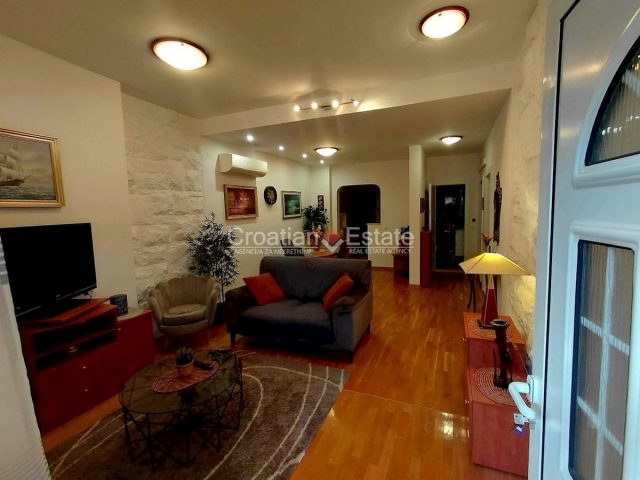 Apartment zu vermieten 85 m² – Split