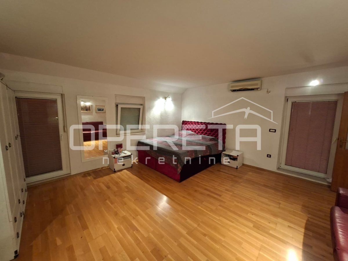 Casa In vendita - SPLITSKO-DALMATINSKA KAŠTELA