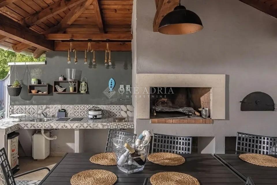 Kuća Na prodaju - PRIMORSKO-GORANSKA VINODOLSKA OPĆINA