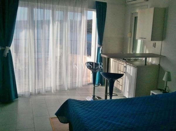 Casa In vendita - ŠIBENSKO-KNINSKA ROGOZNICA