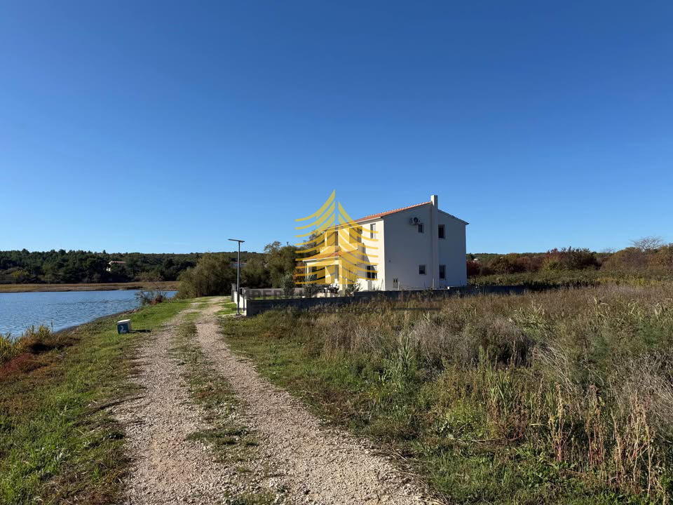 House For sale POSEDARJE