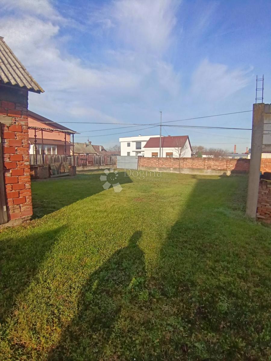 Kuća Na prodaju - OSJEČKO-BARANJSKA ĐAKOVO