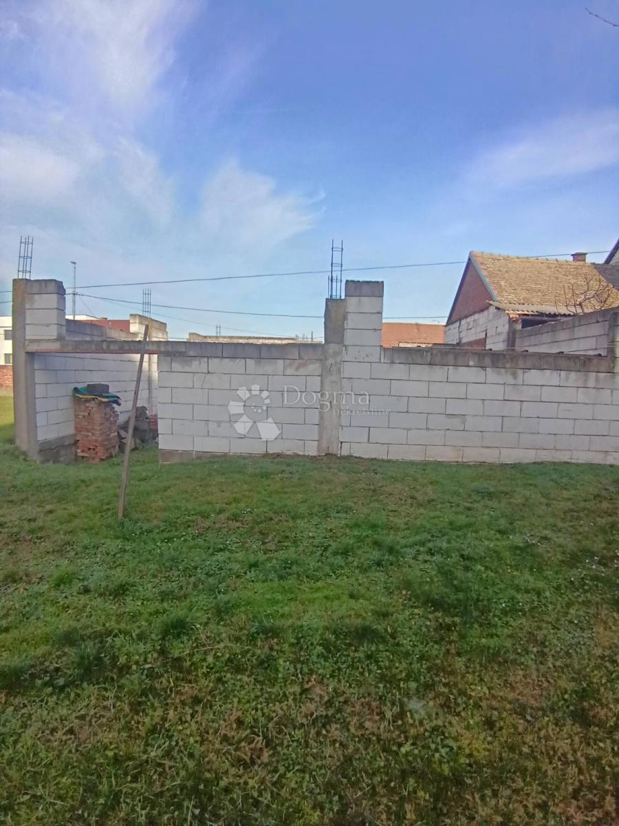 Kuća Na prodaju - OSJEČKO-BARANJSKA ĐAKOVO