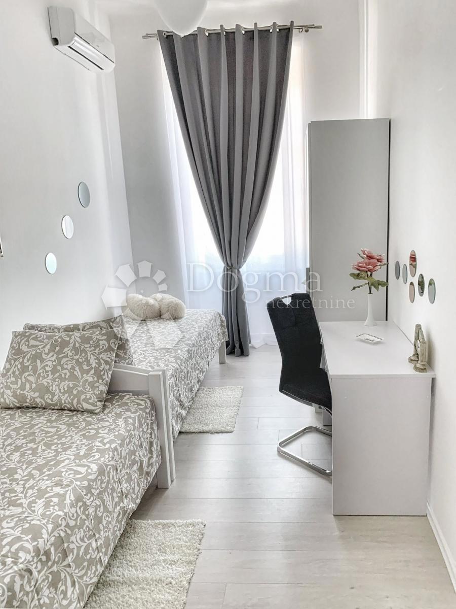 Appartement À louer - PRIMORSKO-GORANSKA RIJEKA