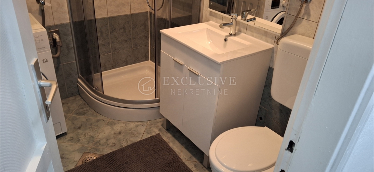 Appartement À vendre - LIČKO-SENJSKA SENJ