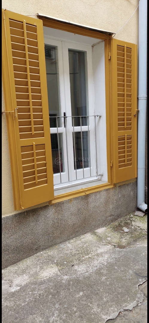 Appartement À vendre - LIČKO-SENJSKA SENJ