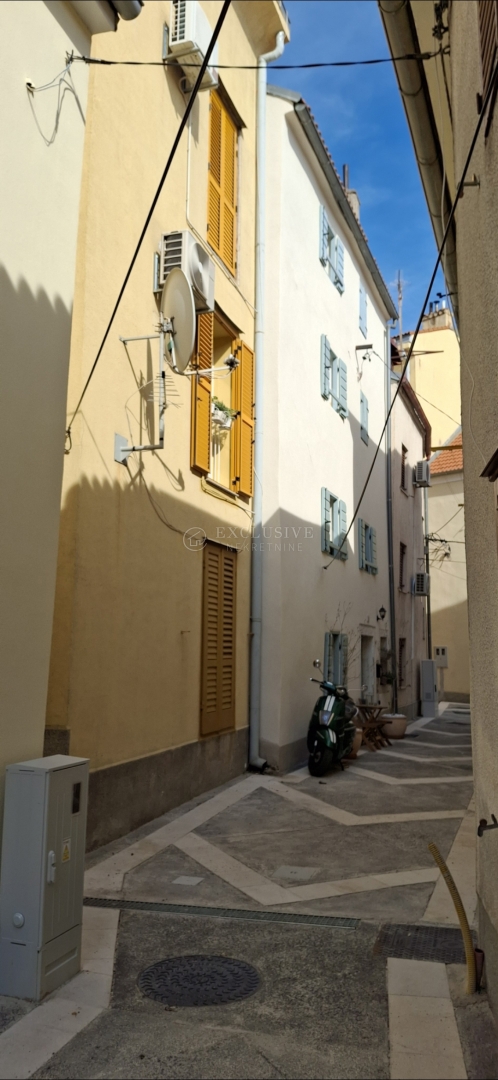 Appartement À vendre - LIČKO-SENJSKA SENJ