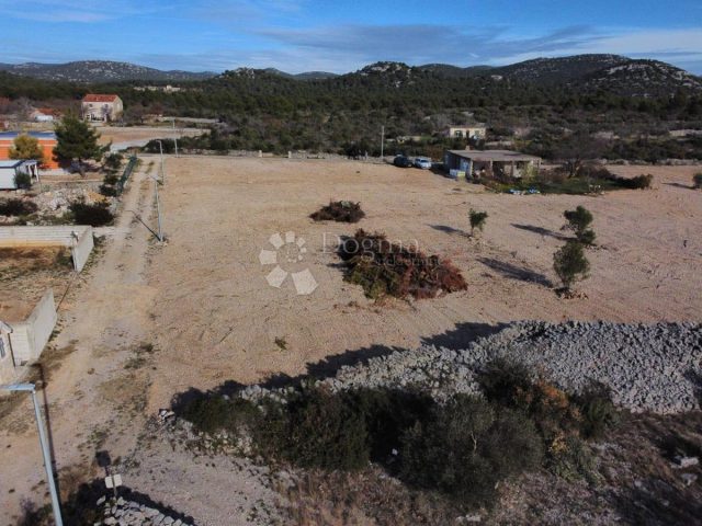 Terrain à vendre 680 m² – Pirovac