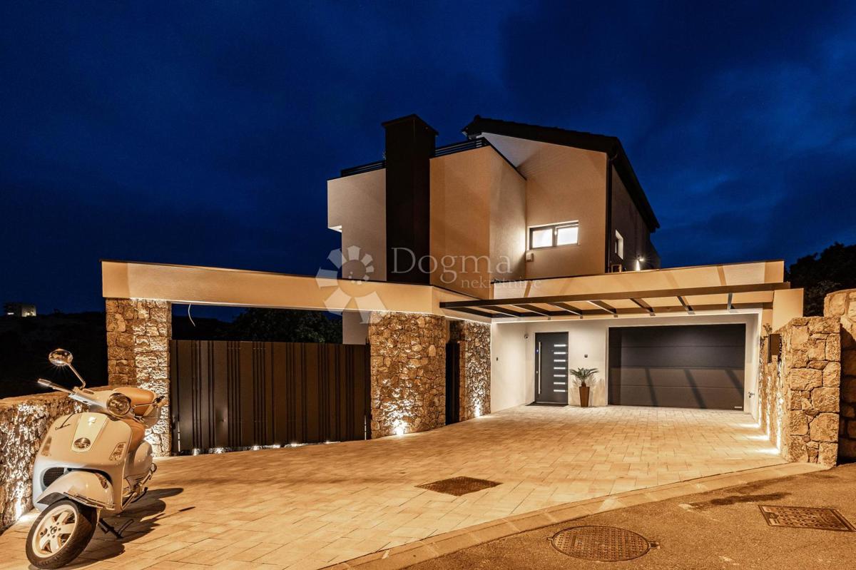 House For sale - PRIMORSKO-GORANSKA NOVI VINODOLSKI