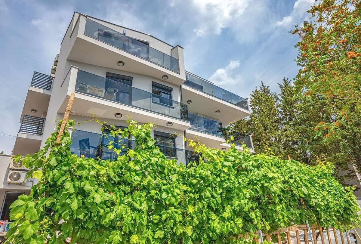 Kuća Na prodaju - PRIMORSKO-GORANSKA CRIKVENICA