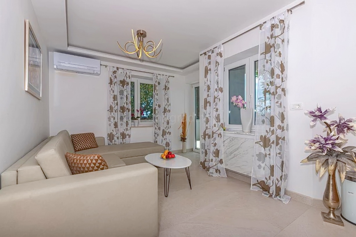 Kuća Na prodaju - PRIMORSKO-GORANSKA CRIKVENICA