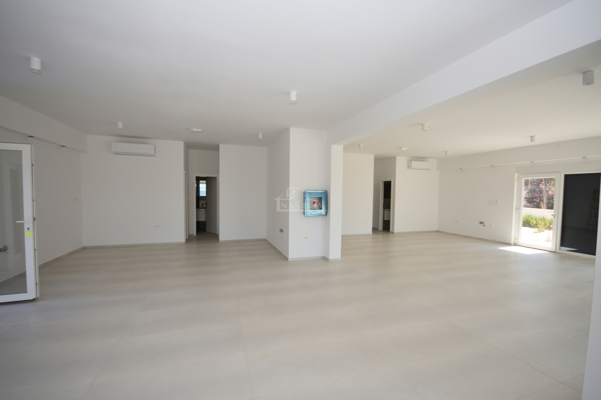 Lokal użytkowy Na sprzedaż - ŠIBENSKO-KNINSKA VODICE