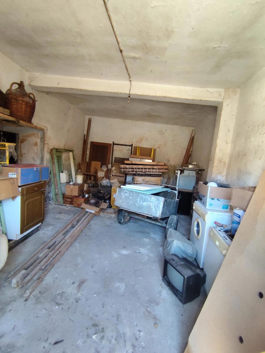 Hiša Na predaj - ŠIBENSKO-KNINSKA ŠIBENIK