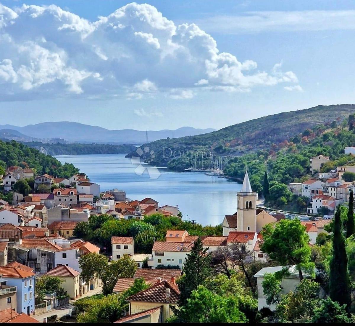 Hiša Na predaj - ŠIBENSKO-KNINSKA ŠIBENIK
