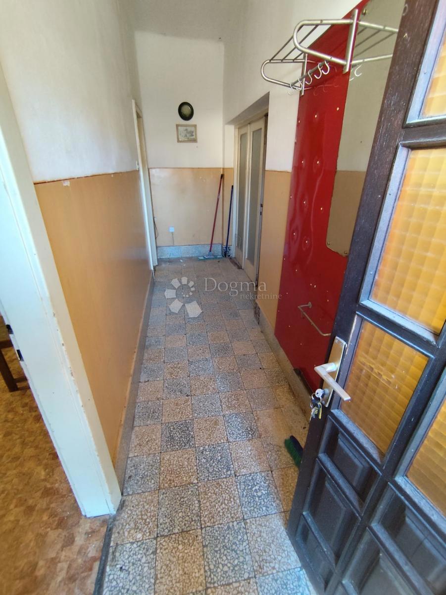 Hiša Na predaj - ŠIBENSKO-KNINSKA ŠIBENIK