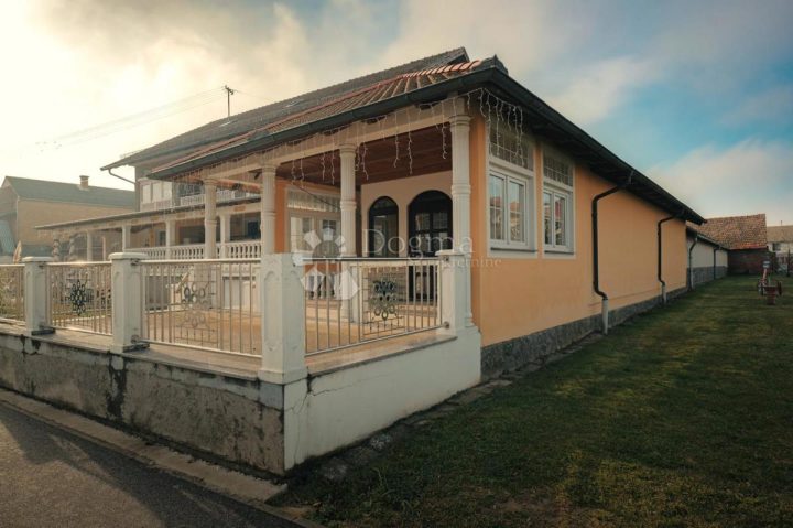 Lokal użytkowy do wynajęcia 150 m² – Petrijevci