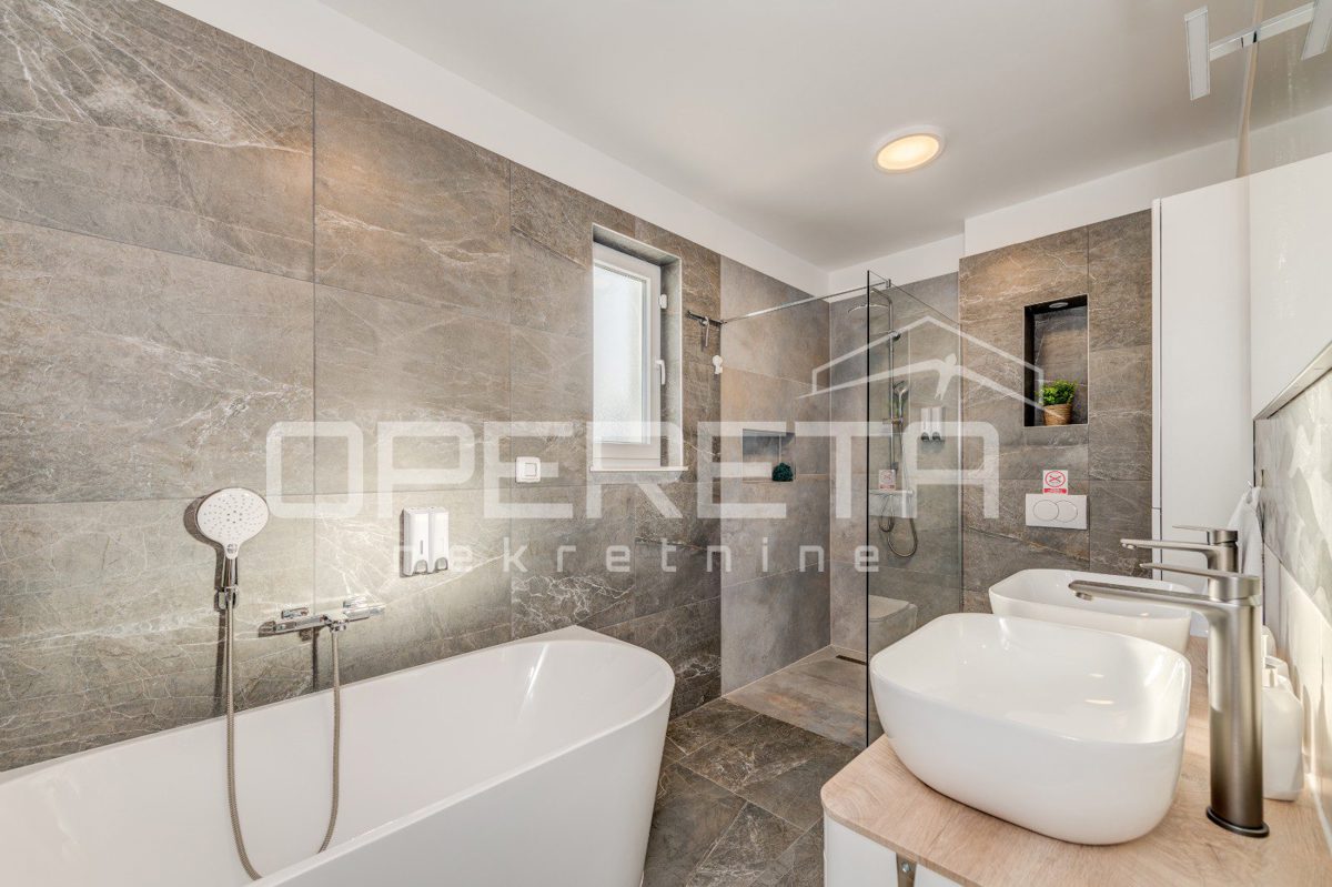 Maison À vendre - SPLITSKO-DALMATINSKA KAŠTELA