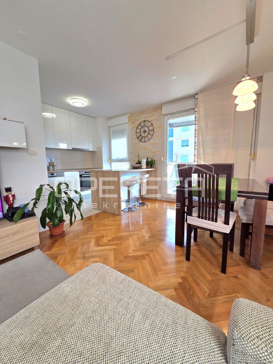 Apartmán Na predaj - SPLITSKO-DALMATINSKA SPLIT