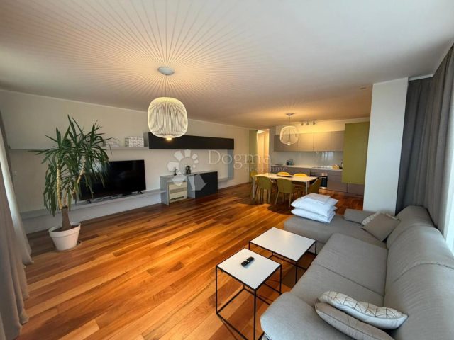 Apartment zu vermieten 128 m² – Opatija