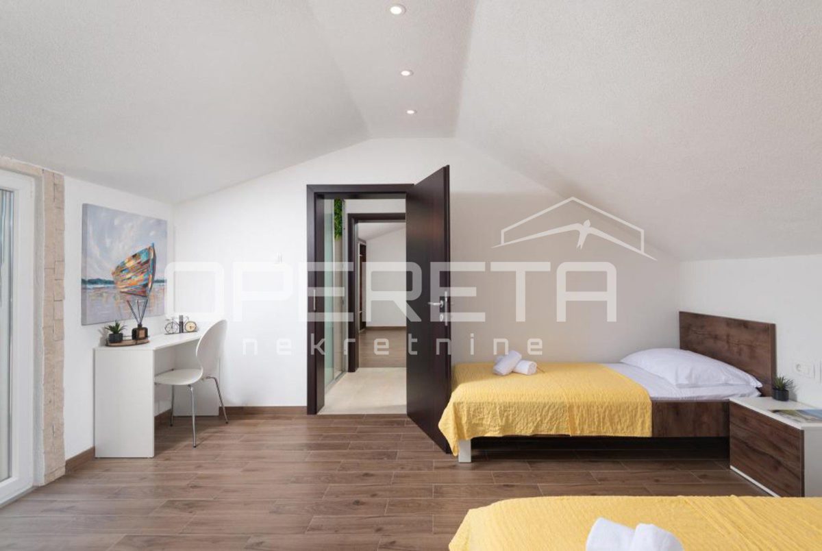 House For sale - SPLITSKO-DALMATINSKA VIS