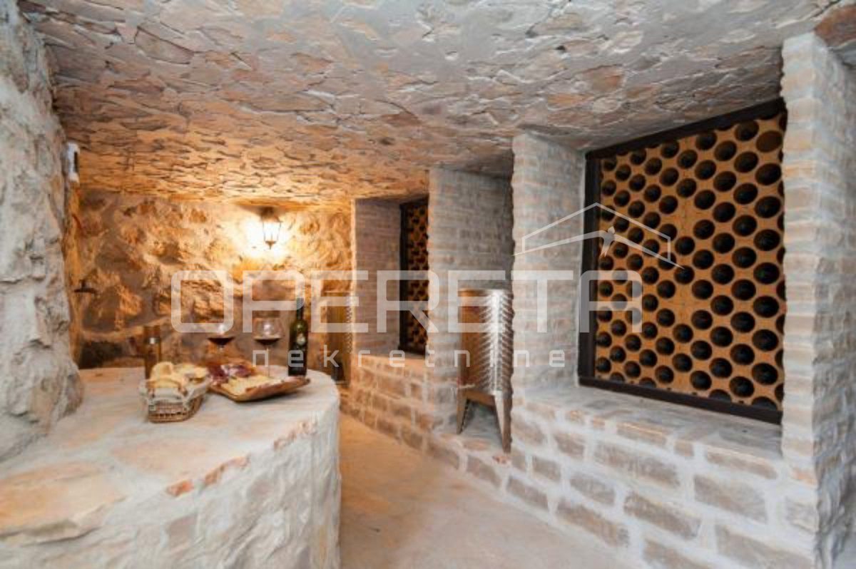 House For sale - SPLITSKO-DALMATINSKA VIS