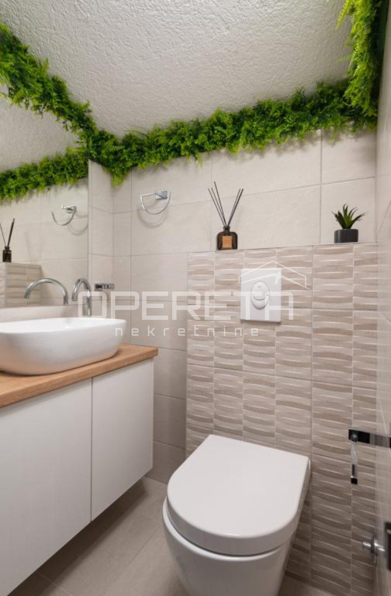 House For sale - SPLITSKO-DALMATINSKA VIS