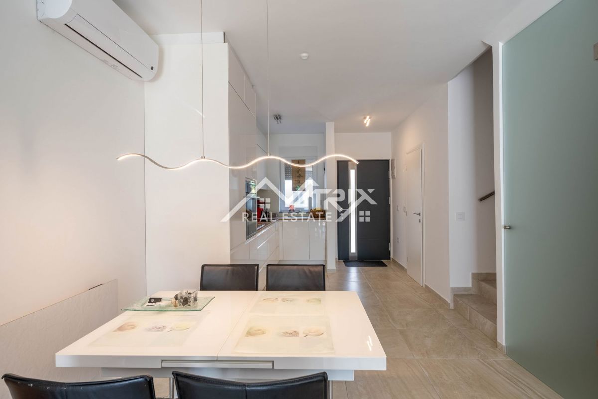 House For sale - ISTARSKA NOVIGRAD