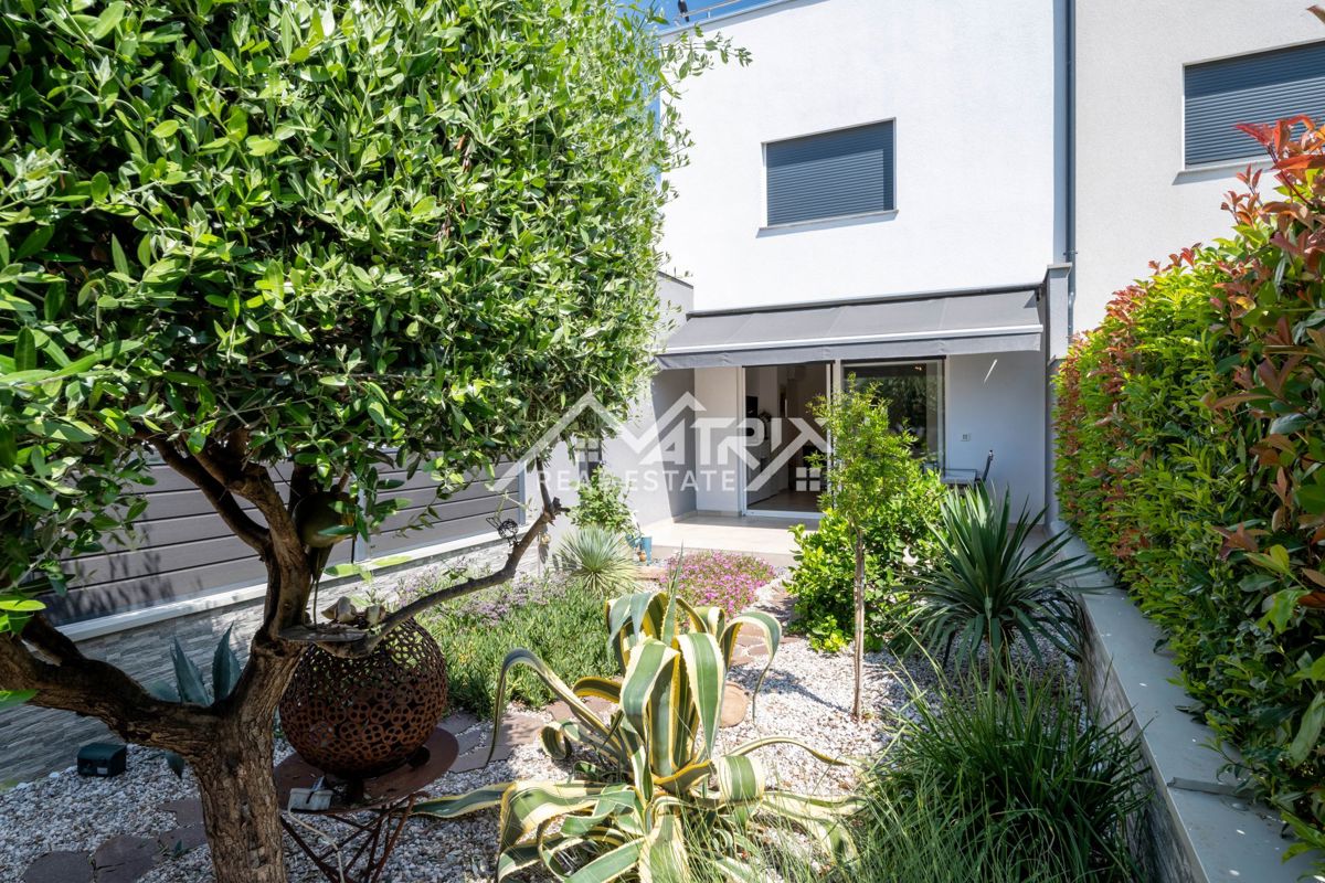 House For sale - ISTARSKA NOVIGRAD