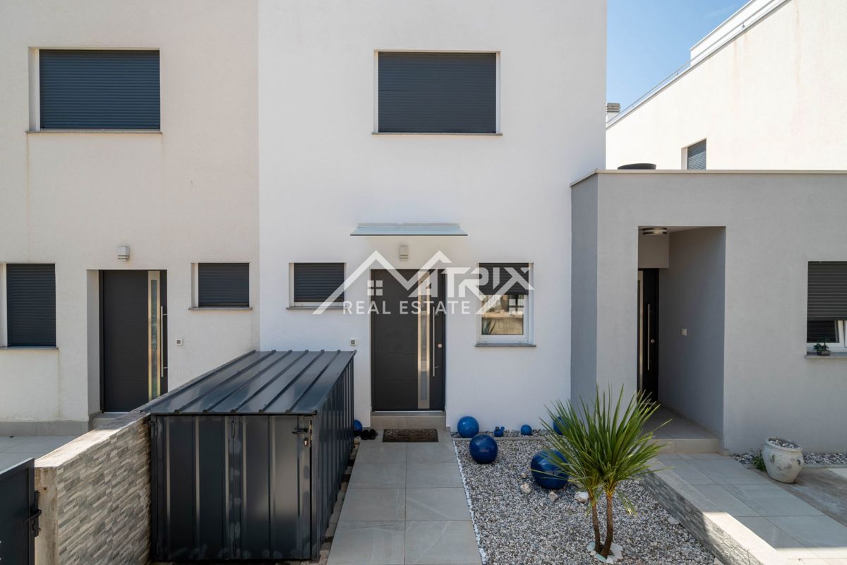 House For sale - ISTARSKA NOVIGRAD