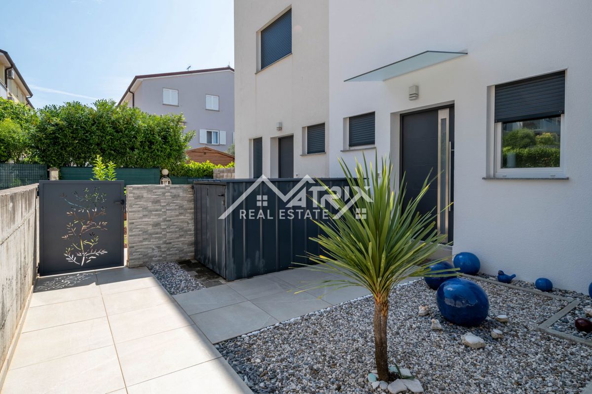 House For sale - ISTARSKA NOVIGRAD
