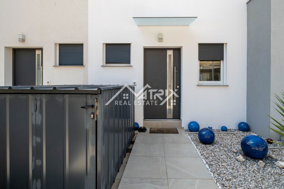 House For sale - ISTARSKA NOVIGRAD