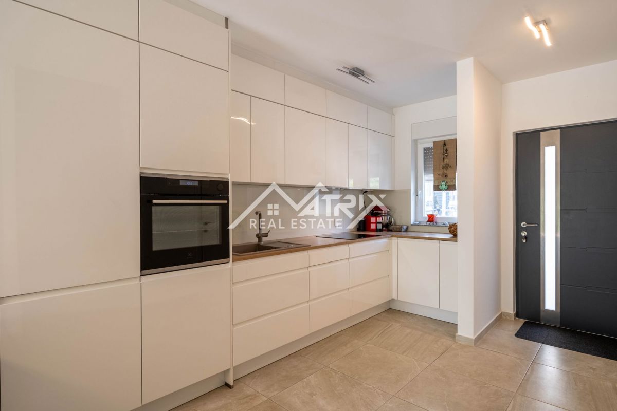 House For sale - ISTARSKA NOVIGRAD
