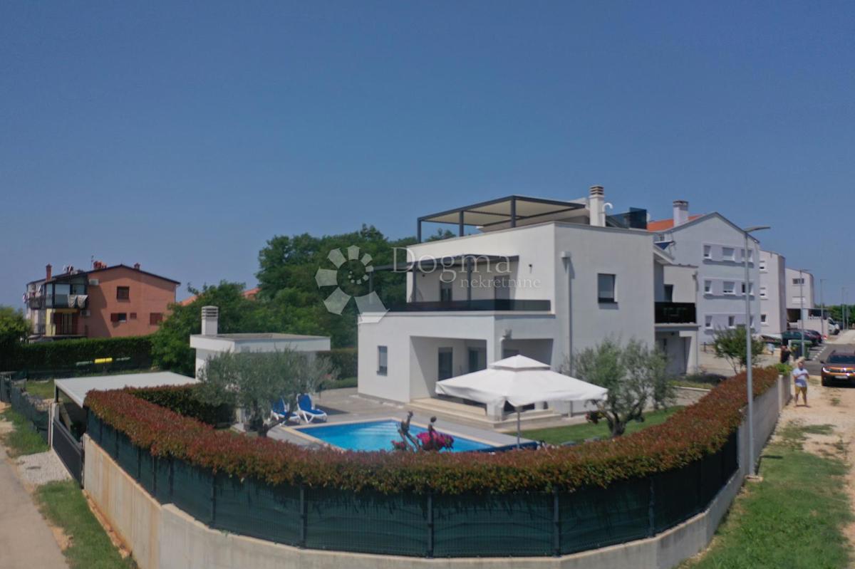 House For sale - Istarska Novigrad - foto 1/6