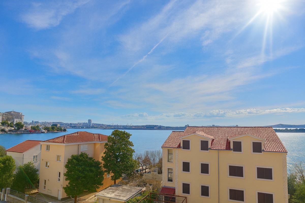 Kuća Na prodaju - SPLITSKO-DALMATINSKA KAŠTELA