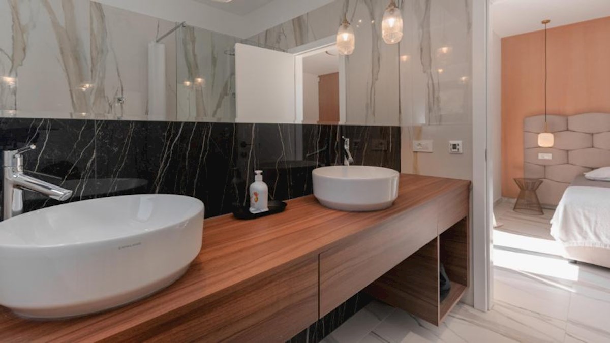 Casa In vendita - SPLITSKO-DALMATINSKA PODSTRANA