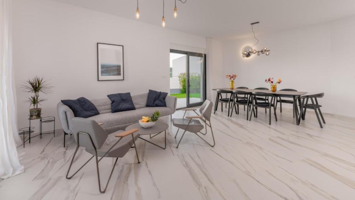 Casa In vendita - SPLITSKO-DALMATINSKA PODSTRANA