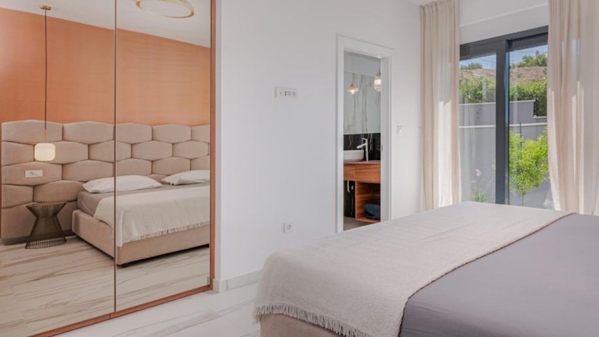 Casa In vendita - SPLITSKO-DALMATINSKA PODSTRANA
