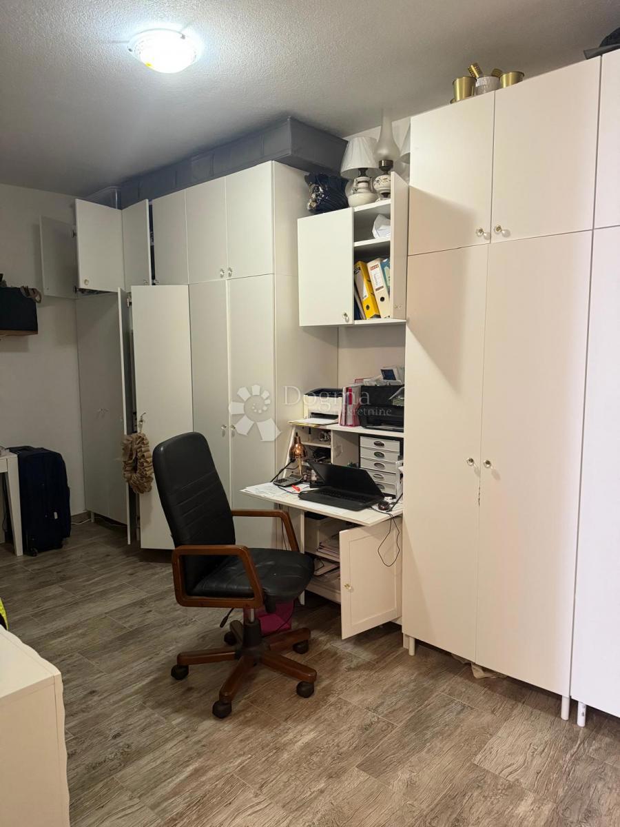 Kuća Na prodaju - PRIMORSKO-GORANSKA VINODOLSKA OPĆINA
