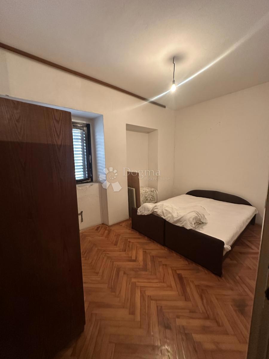 Hiša Na predaj - ŠIBENSKO-KNINSKA KNIN