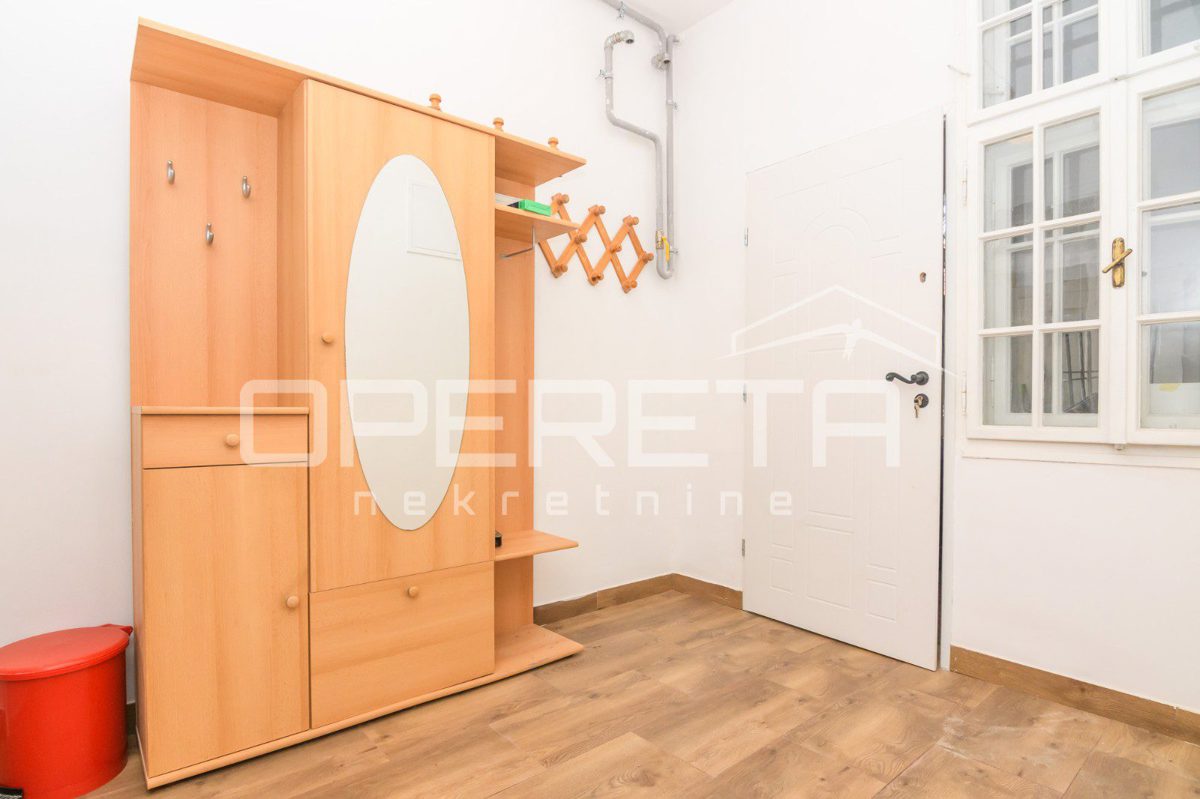 Apartment Zu verkaufen - KARLOVAČKA KARLOVAC