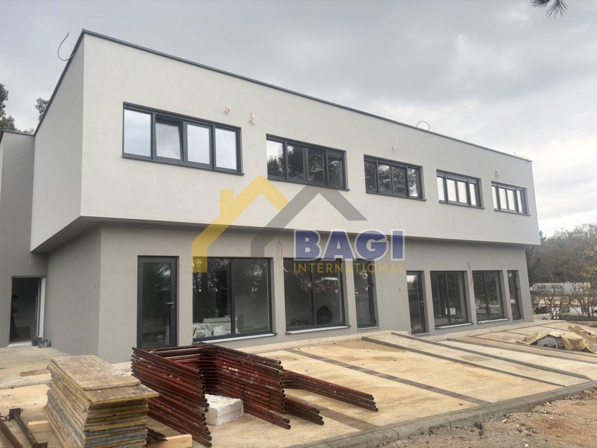 Gewerbefläche Zu vermieten NOVIGRAD