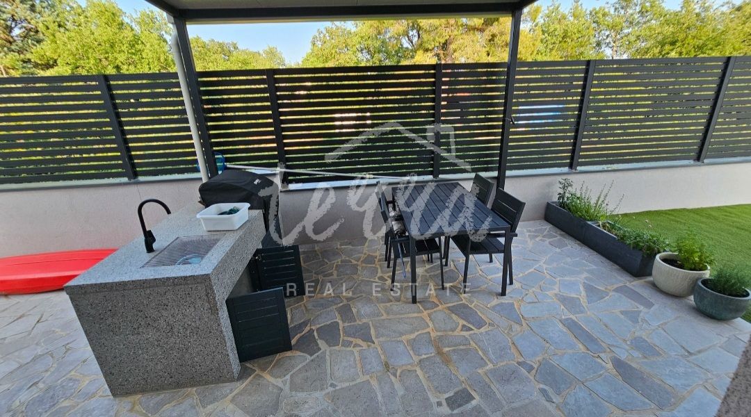 House For sale - ISTARSKA NOVIGRAD
