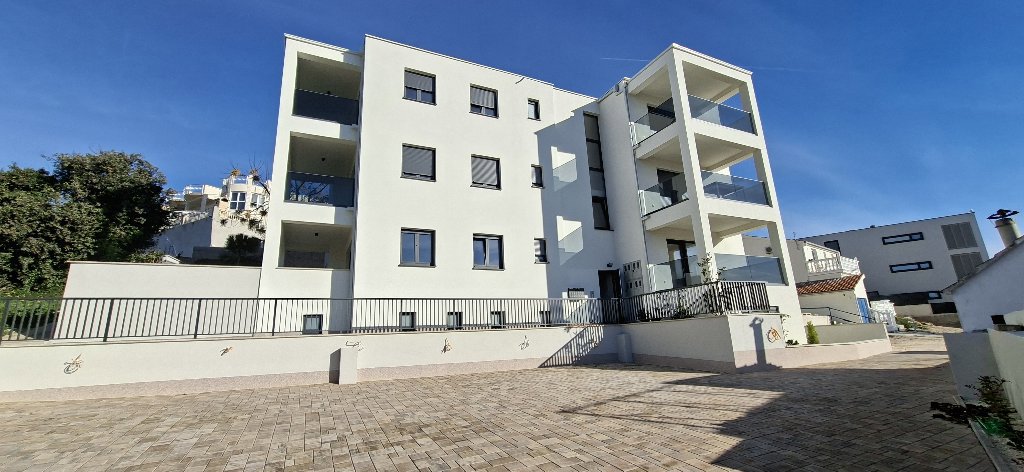 Flat For sale - ŠIBENSKO-KNINSKA ROGOZNICA