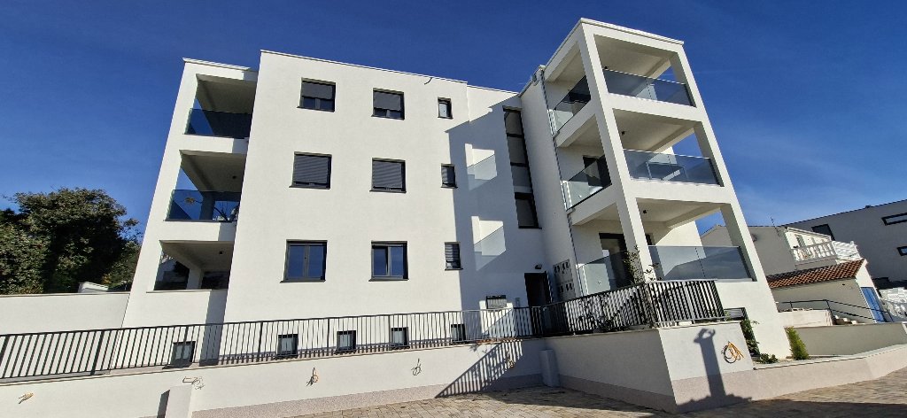 Flat For sale - ŠIBENSKO-KNINSKA ROGOZNICA