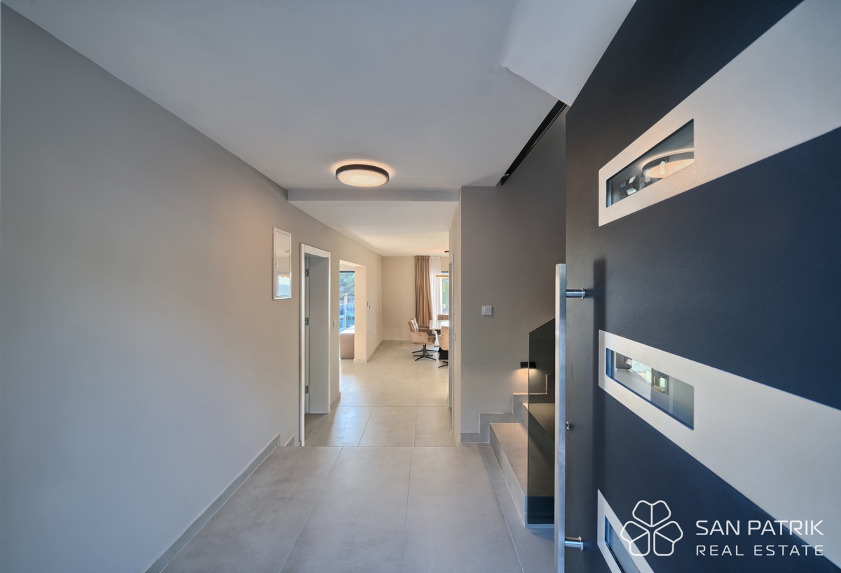 Casa In vendita - ŠIBENSKO-KNINSKA ROGOZNICA