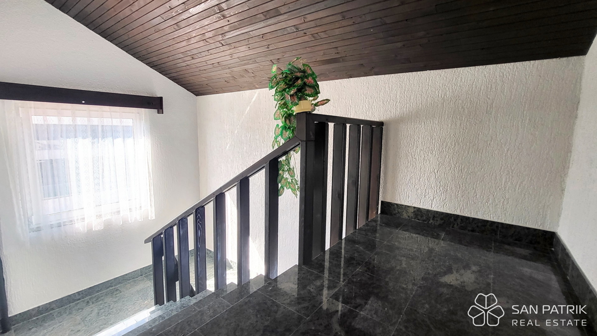 House For sale - PRIMORSKO-GORANSKA NOVI VINODOLSKI