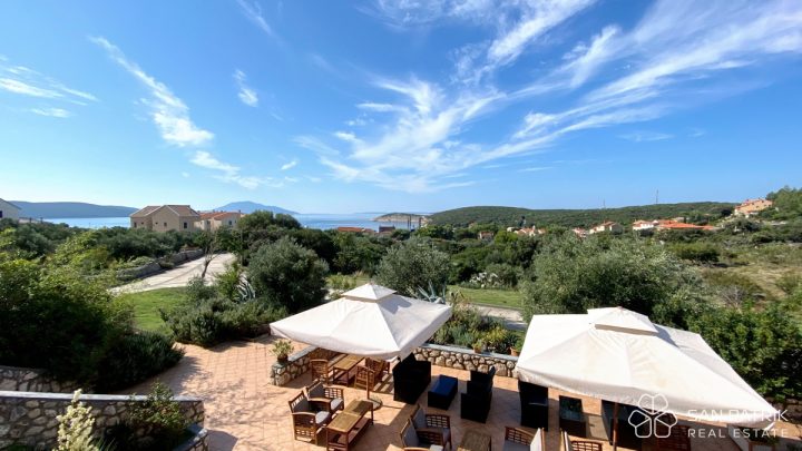 Business premises For sale — Cres