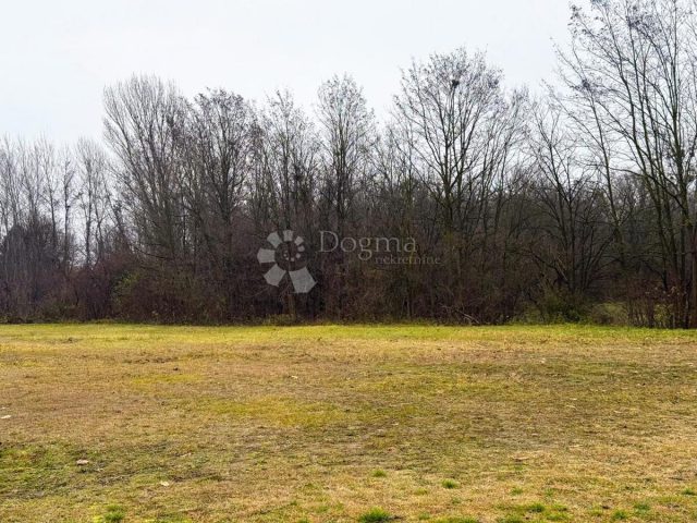 Terreno in vendita 3260 m² – Čakovec